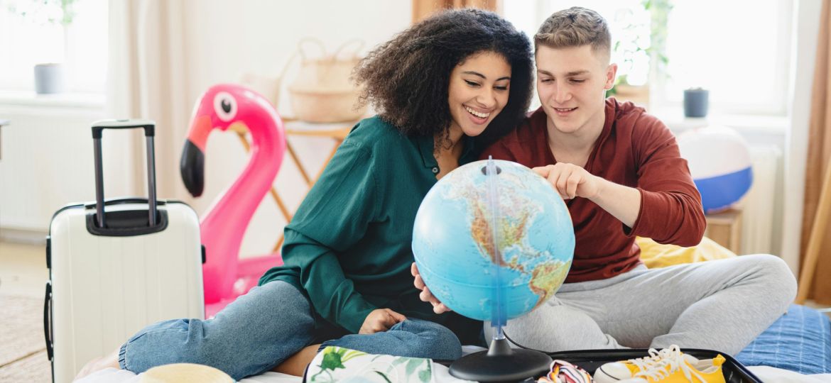 Couple Successful travel fundraising.
