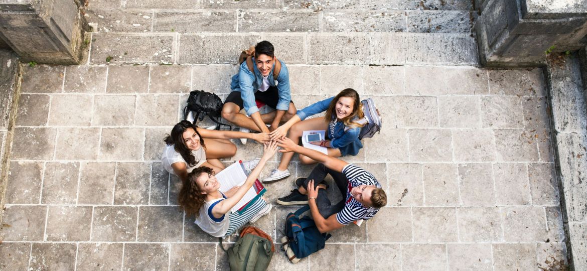 A Group of friends funding for summer program abroad